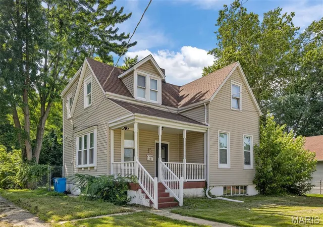 Photo 2 of Single family home for sale at 49 N Harvey Ave, Saint Louis, MO 63135 | MLS# MIS26040848 | Listing updated on 2026-07-07