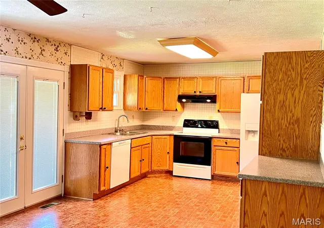 4th image of 1310 Hillview Dr, Rolla, MO 65401 | MLS# MIS26040853