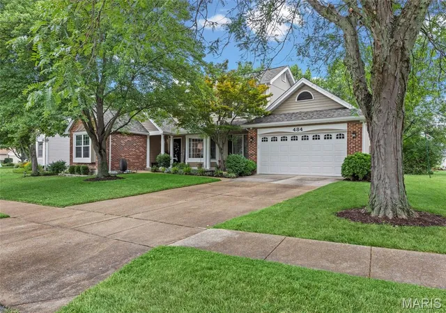 Photo 3 of Sale Pending at 484 Saint Thomas Isle Ln, Wildwood, MO 63040 | MLS# MIS26040886 | Listing updated on 2026-08-07