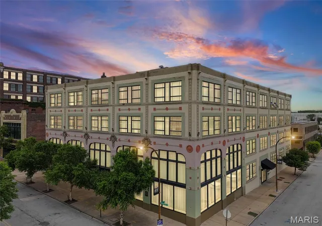 Photo 2 of Condo for sale at 2201 Locust St #413, Saint Louis, MO 63103 | MLS# MIS26040888 | Listing updated on 2026-10-18