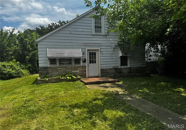 Homes for sale in Cape Girardeau, MO | 520 Louis St, Cape Girardeau, MO 63703 | MLS# MIS26040907