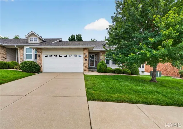 1st image of 129 Braewood Cir #5C, St Charles, MO 63301 | MLS# MIS26040921