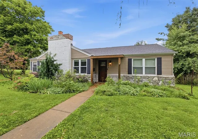 Homes for sale in Webster Groves, MO | 1444 Ronald Dr, Webster Groves, MO 63119 | MLS# MIS26040922