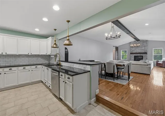 Homes for sale in Webster Groves, MO | 1444 Ronald Dr, Webster Groves, MO 63119 | MLS# MIS26040922