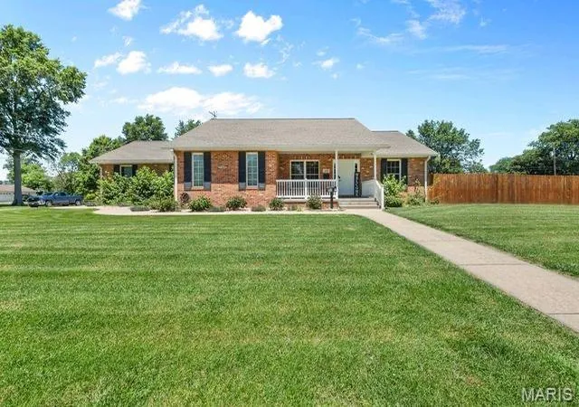 2nd image of 211 W Old Route 66, Mount Olive, IL 62069 | MLS# MIS26040930