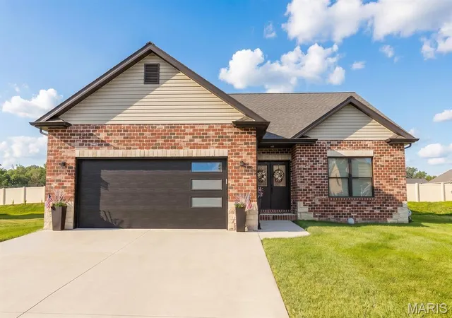 Homes for sale in Freeburg, IL | 428 Firestone St, Freeburg, IL 62243 | MLS# MIS26040945