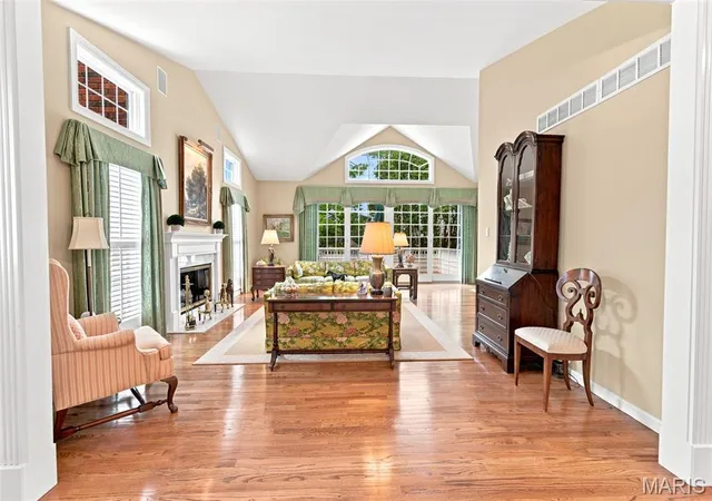 5th image of 14632 Amberleigh Hill Ct, Chesterfield, MO 63017 | MLS# MIS26040952