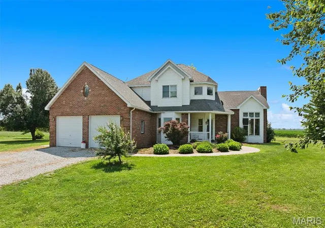 Homes for sale in Trenton, IL | 14898 Old Trenton Rd, Trenton, IL 62293 | MLS# MIS26040956