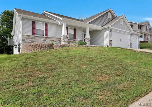 3rd image of 181 Hidden Valley Wy, Winfield, MO 63389 | MLS# MIS26040957