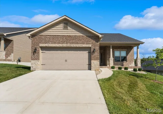 Homes for sale in Caseyville, IL | 8085 Villa Valley Ln, Caseyville, IL 62232 | MLS# MIS26040969
