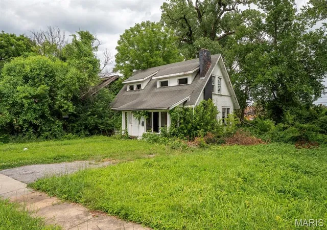 2nd image of 3636 Pine Grove Ave, St Louis, MO 63121 | MLS# MIS26040970