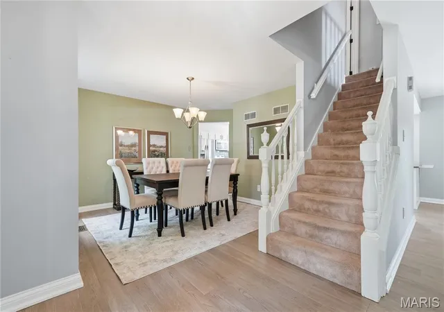 5th image of 303 Fox Briar Ln, Ballwin, MO 63021 | MLS# MIS26040976