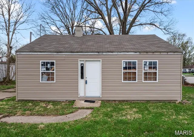 Homes for sale in Belleville, IL | 4014 N Belt, Belleville, IL 62226 | MLS# MIS26040984