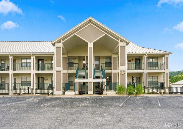 Homes for sale in Hollister, MO | 135 Upper Emerald Bay Cir #11, Hollister, MO 65672 | MLS# MIS26040989