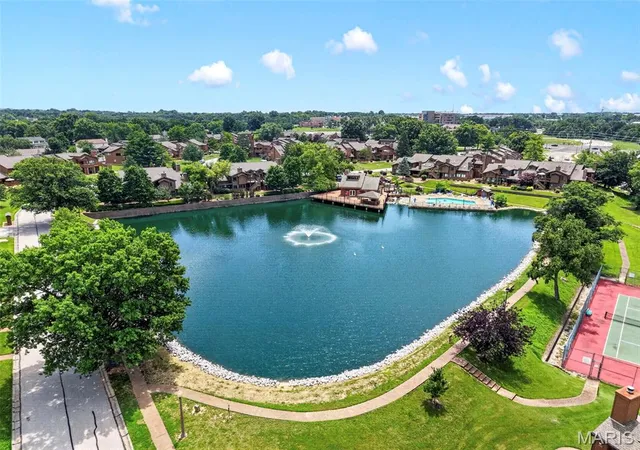 2nd image of 1401 Hemingway Ln, Weldon Spring, MO 63304