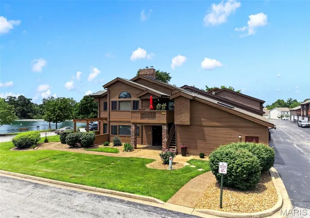 5th image of 1401 Hemingway Ln, Weldon Spring, MO 63304
