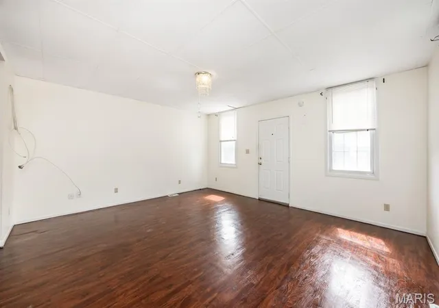 4th image of 201 S 10Th St, Belleville, IL 62220 | MLS# MIS26041001