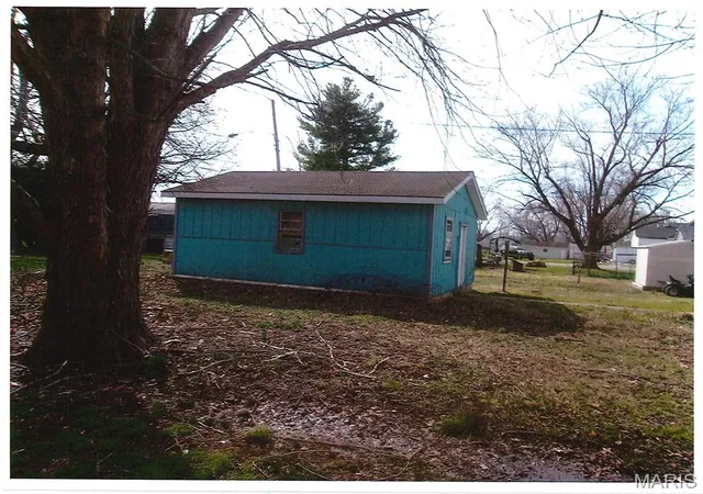 Homes for sale in Witt, IL | 313 N 1st St, Witt, IL 62094 | MLS# MIS26041003