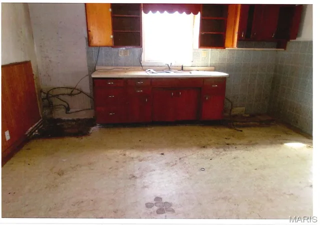 3rd image of 313 N 1St St, Witt, IL 62094 | MLS# MIS26041003