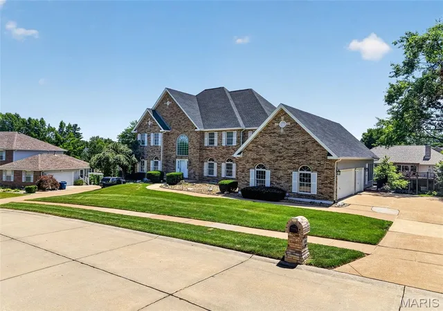 Homes for sale in Oakville, MO | 6320 Christopher Winds Ct, Oakville, MO 63129 | MLS# MIS26041018