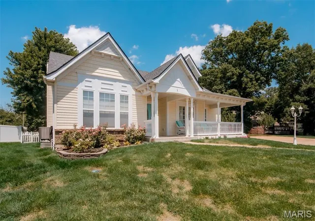 Photo 3 of Single family home for sale at 1 Hotel Ct, Imperial, MO 63052 | MLS# MIS26041022 | Listing updated on 2026-09-03