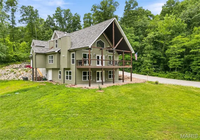 Photo 2 of Single family home for sale at 6 Spring House Ct, Troy, MO 63379 | MLS# MIS26041032 | Listing updated on 2026-09-12