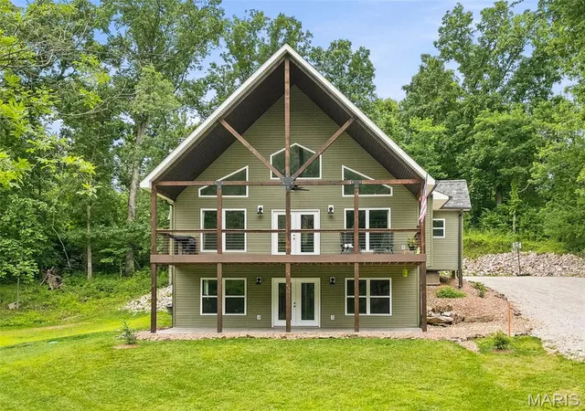 Photo 3 of Single family home for sale at 6 Spring House Ct, Troy, MO 63379 | MLS# MIS26041032 | Listing updated on 2026-09-12