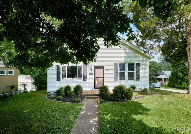 Photo 2 of Sale Pending at 2601 Bremerton Rd, Saint Louis, MO 63144 | MLS# MIS26041037 | Listing updated on 2026-08-29