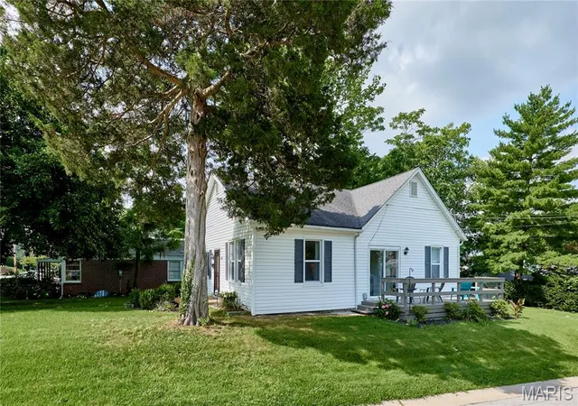 Photo 4 of Sale Pending at 2601 Bremerton Rd, Saint Louis, MO 63144 | MLS# MIS26041037 | Listing updated on 2026-08-29