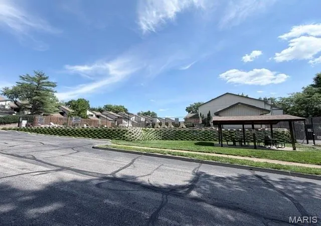 Homes for sale in Maryland Heights, MO | 2038 Falling Brook Dr, Maryland Heights, MO 63043 | MLS# MIS26041046