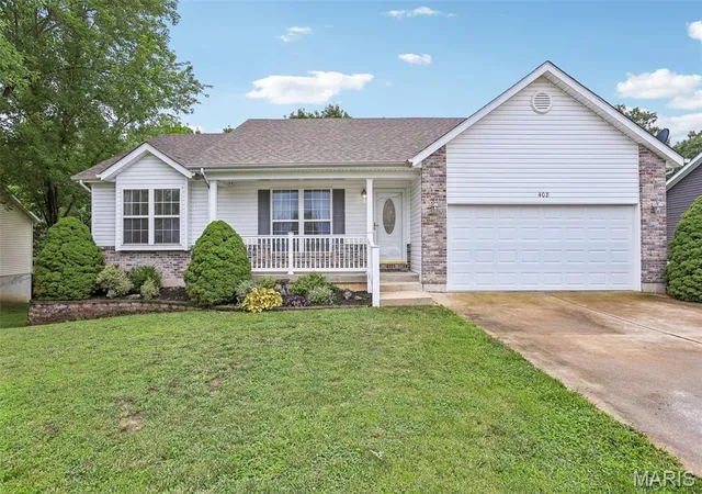 Homes for sale in St Clair, MO | 408 Caddy Ct, St Clair, MO 63077 | MLS# MIS26041047