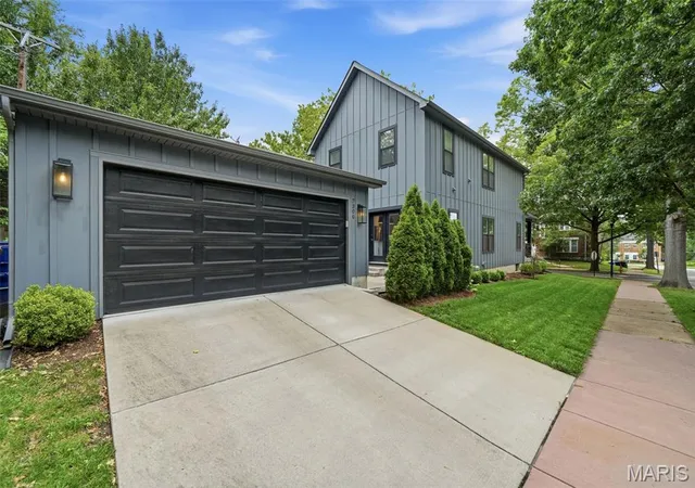 Homes for sale in University City, MO | 7300 Amherst Ave, University City, MO 63130 | MLS# MIS26041048