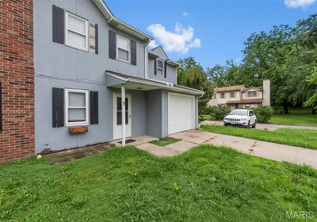 Homes for sale in Cape Girardeau, MO | 1602 Amblewood Dr #5, Cape Girardeau, MO 63701 | MLS# MIS26041055