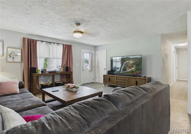 3rd image of 24030 Tallboy Ln, Saint Robert, MO 65584 | MLS# MIS26041067