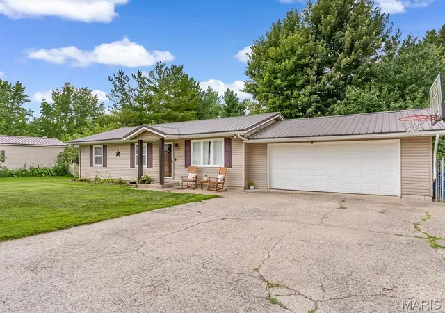 Photo 1 of Single family home for sale at 1103 Birch Ln, Sparta, IL 62286 | MLS# MIS26041084 | Listing updated on 2026-08-17