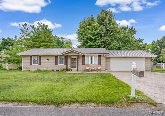 Photo 3 of Single family home for sale at 1103 Birch Ln, Sparta, IL 62286 | MLS# MIS26041084 | Listing updated on 2026-08-17