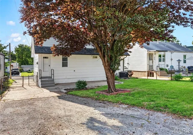 Homes for sale in St Ann, MO | 4508 Saint Leo Ln, St Ann, MO 63074 | MLS# MIS26041086