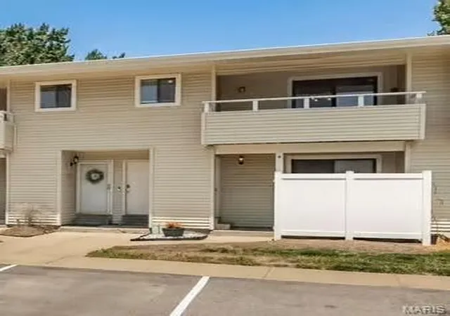 1st image of 612 Summer Winds Lane #E, Saint Peters, MO 63376 | MLS# MIS26041091