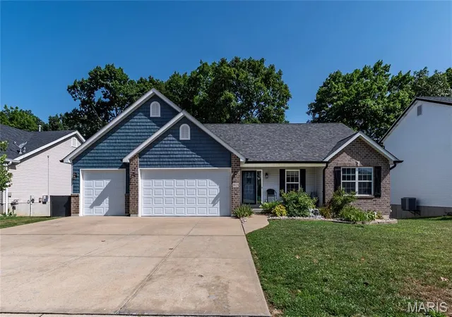 Homes for sale in Festus, MO | 1823 Iron Mountain Dr Dr, Festus, MO 63028 | MLS# MIS26041097