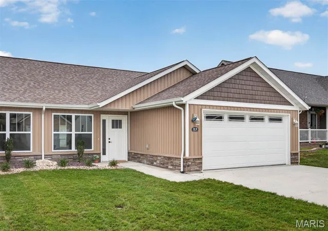 Photo 1 of Condo for sale at 40 Auburn Ct #B, Highland, IL 62249 | MLS# MIS26041101 | Listing updated on 2026-10-05