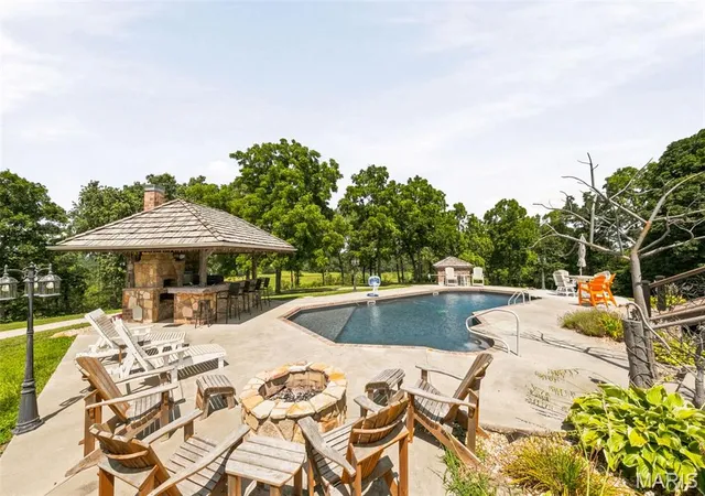 Homes for sale in Owensville, MO | 4179 Hwy Ee, Owensville, MO 65066 | MLS# MIS26041116