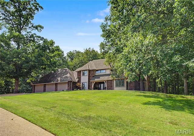 Photo 3 of Single family home for sale at 3926 Annwood Dr, Cape Girardeau, MO 63701 | MLS# MIS26041129 | Listing updated on 2026-08-31
