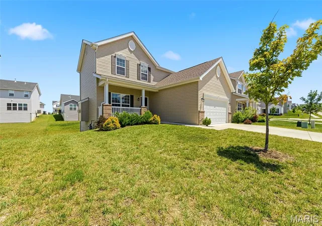 Homes for sale in Wentzville, MO | 219 Burrograss Dr, Wentzville, MO 63385 | MLS# MIS26041130