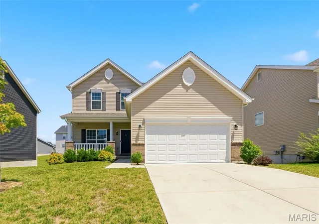 Homes for sale in Wentzville, MO | 219 Burrograss Dr, Wentzville, MO 63385 | MLS# MIS26041130