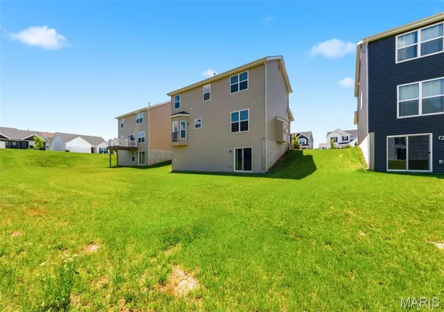 Homes for sale in Wentzville, MO | 219 Burrograss Dr, Wentzville, MO 63385 | MLS# MIS26041130