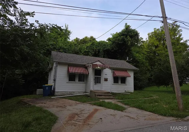 Homes for sale in Edwardsville, IL | 324 Liberty, Edwardsville, IL 62025 | MLS# MIS26041132