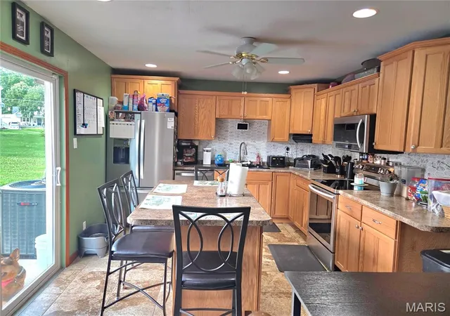 Homes for sale in Palmyra, MO | 514 W Lafayette St, Palmyra, MO 63461 | MLS# MIS26041157