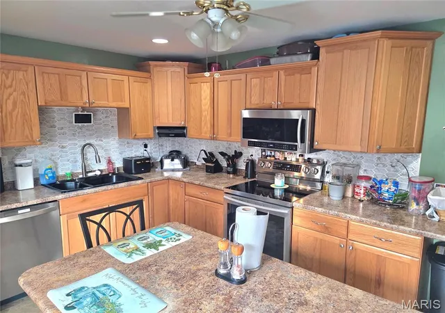 Homes for sale in Palmyra, MO | 514 W Lafayette St, Palmyra, MO 63461 | MLS# MIS26041157