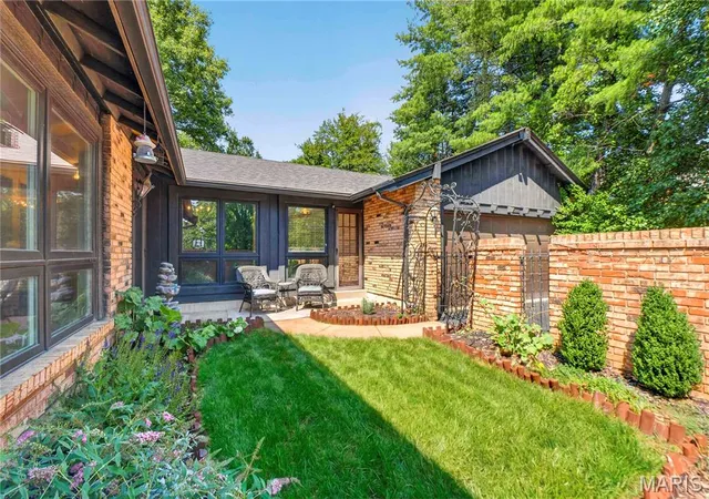 Photo 4 of Sale Pending at 4795 Kingbird Ln, Unincorporated, MO 63128 | MLS# MIS26041164 | Listing updated on 2026-09-01