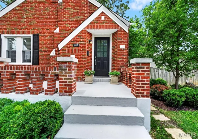 Homes for sale in Kirkwood, MO | 109 Handlan Ct, Kirkwood, MO 63122 | MLS# MIS26041165